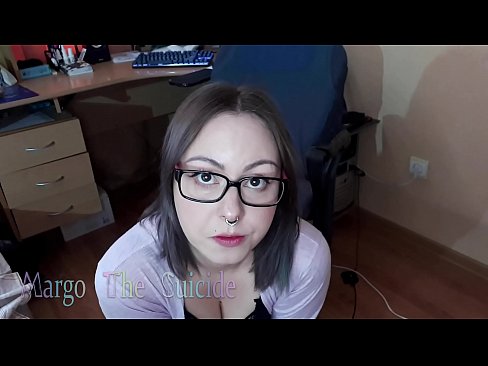 ❤️ Ragazza sexy con gli occhiali succhia il dildo profondamente sulla macchina fotografica Video di sessoal it.purchasexz.top ❌❤