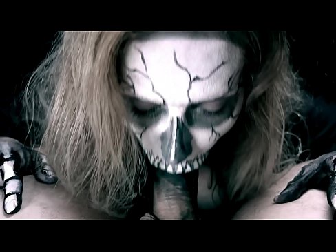 ❤️ Ragazza demone che succhia il cazzo con la sua bocca nera e ingoia lo sperma Video di sessoal it.purchasexz.top ❌❤