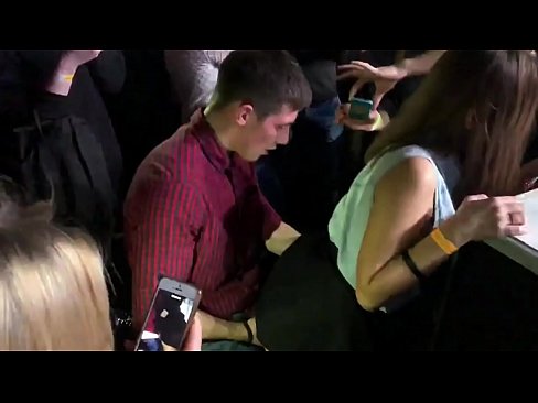 ❤️ Sesso reale in un nightclub russo. Ragazza russa di 18 anni nell'ano e nella vagina scopata in un nightclub Video di sessoal it.purchasexz.top ❌❤